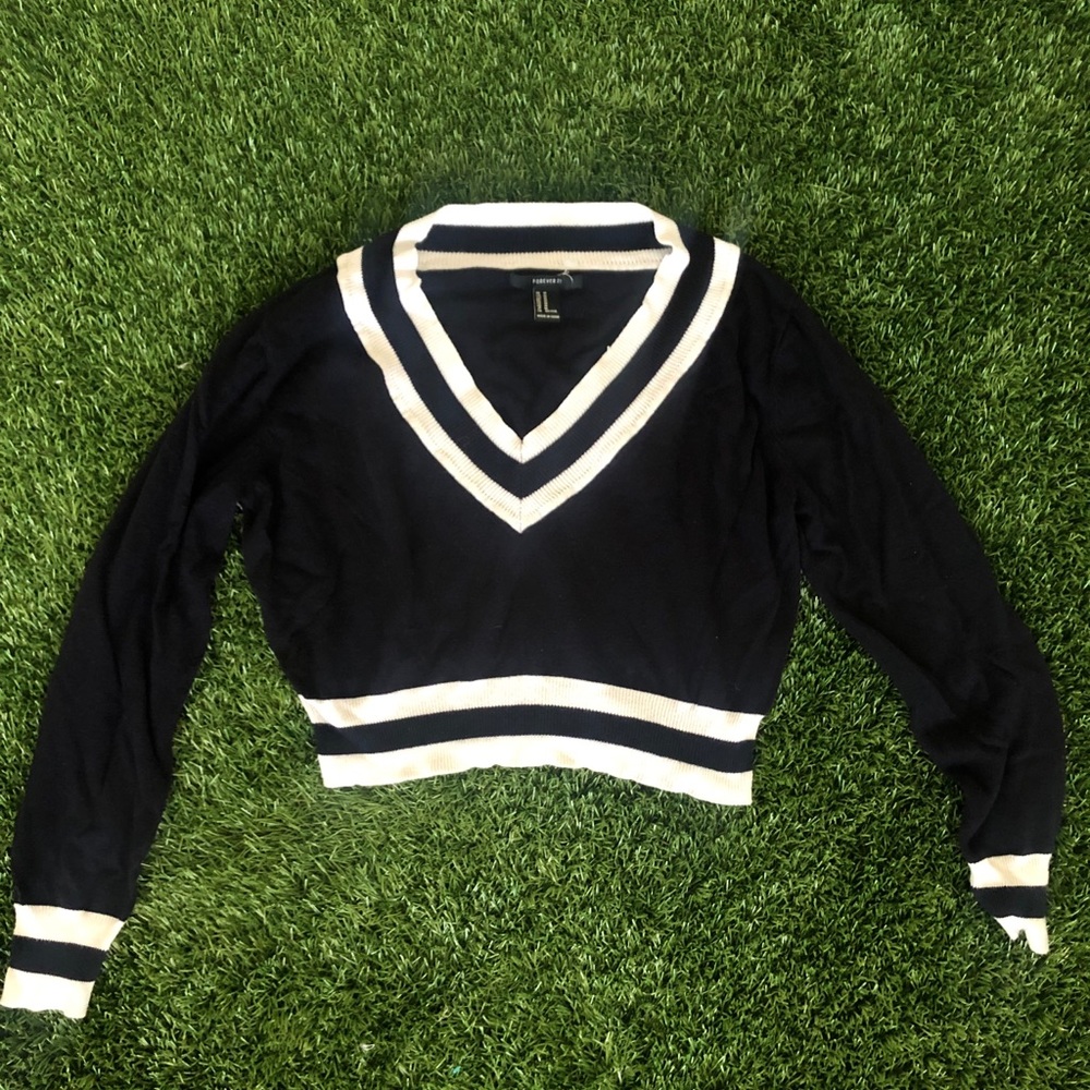 Forever 21 V-Neck Long Sleeve Crop Top